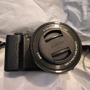 Sony A5100 mirrorless camera with 16-50mm retractable lens - black